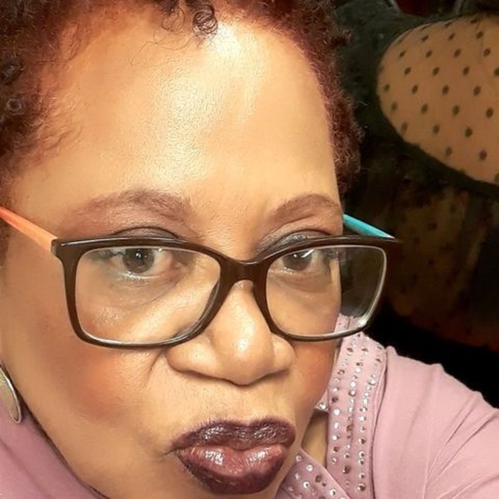 Meet your Posher, Linda